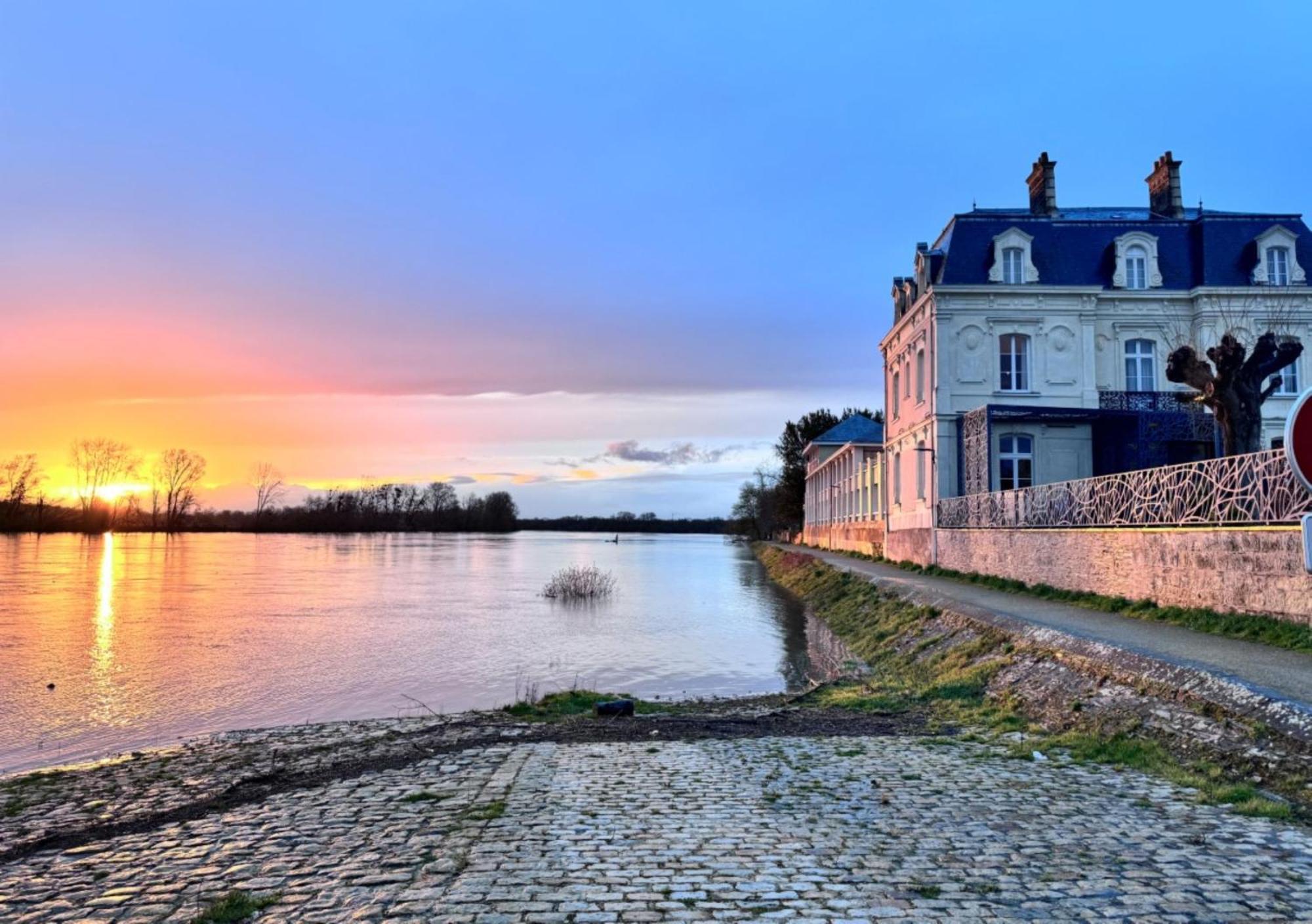 Les 3 Lieux Hotel Les Ponts-de-Cé Exterior foto
